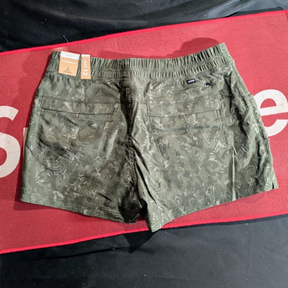 Prana Halle E Waiste Camo Shorts II‎ Women's Size 12 - Picture 2 of 6